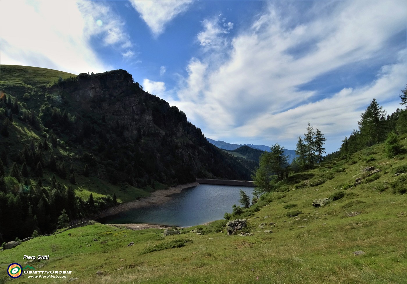 19 Dalla Casera Parisolo vista sul Lago di Valmora (1544 m).JPG -                                